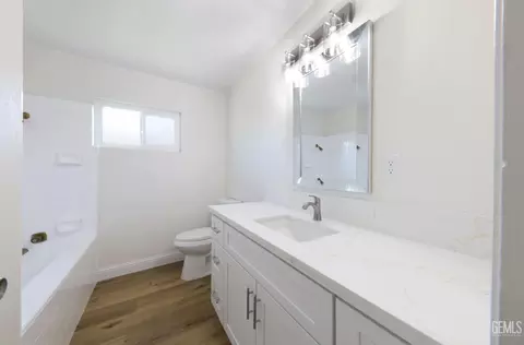 Bath - 3801 Hoffman Ave, Bakersfield, CA 93309 photo 1 of 2