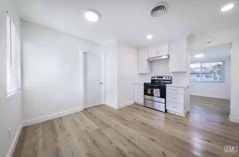 Kitchen - 3801 Hoffman Ave, Bakersfield, CA 93309 photo 3 of 3