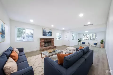 Living - 3801 Hoffman Ave, Bakersfield, CA 93309 photo 1 of 5