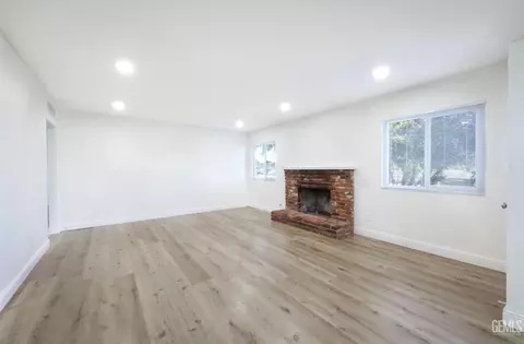 Living - 3801 Hoffman Ave, Bakersfield, CA 93309 photo 5 of 5