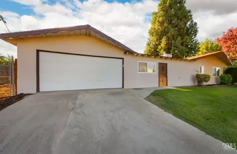 Exterior - 3801 Hoffman Ave, Bakersfield, CA 93309 photo 5 of 6