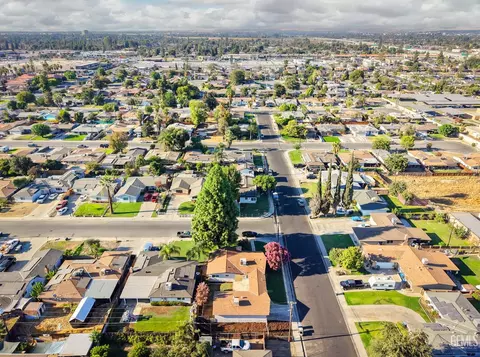 View/Area - 3801 Hoffman Ave, Bakersfield, CA 93309 photo 4 of 4