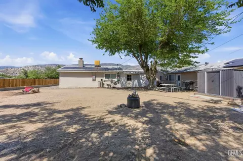 Exterior - 2700 Steensen St, Mountain Mesa, CA 93240 photo 10 of 13