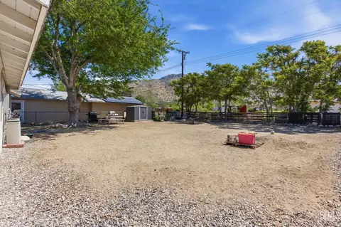 Exterior - 2700 Steensen St, Mountain Mesa, CA 93240 photo 12 of 13