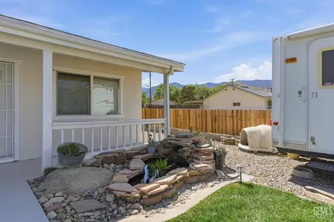 Exterior - 2700 Steensen St, Mountain Mesa, CA 93240 photo 4 of 13