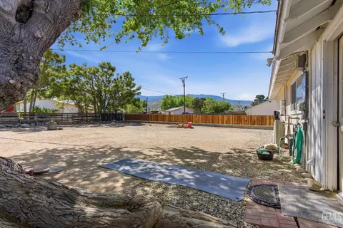 Exterior - 2700 Steensen St, Mountain Mesa, CA 93240 photo 6 of 13