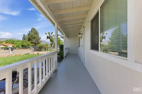 Exterior - 2700 Steensen St, Mountain Mesa, CA 93240 photo 3 of 13