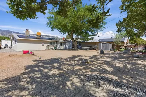 Exterior - 2700 Steensen St, Mountain Mesa, CA 93240 photo 11 of 13