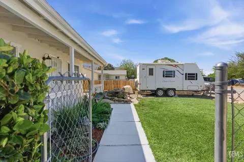 Exterior - 2700 Steensen St, Mountain Mesa, CA 93240 photo 1 of 13