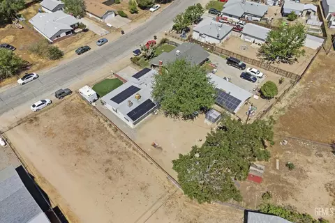 View/Area - 2700 Steensen St, Mountain Mesa, CA 93240 photo 4 of 7