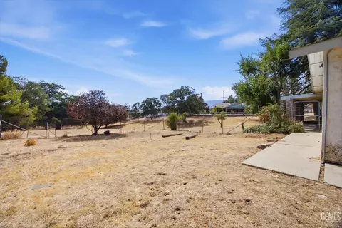 Exterior - 22308 Corral Ct, Tehachapi, CA 93561 photo 4 of 4