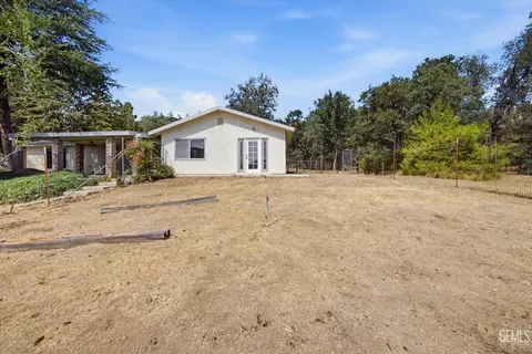 Exterior - 22308 Corral Ct, Tehachapi, CA 93561 photo 3 of 4