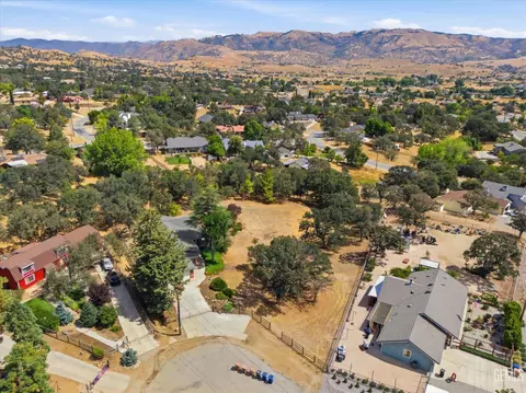 View/Area - 22308 Corral Ct, Tehachapi, CA 93561 photo 2 of 2