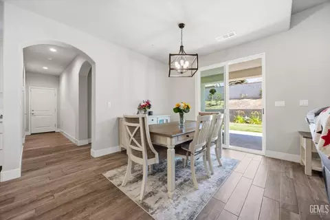 Entry Way - 410 Rosehaven Ln, Tehachapi, CA 93561 photo 4 of 15