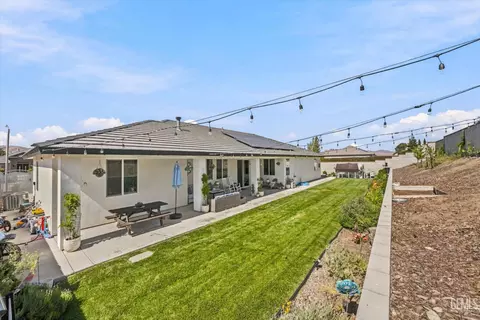Exterior - 410 Rosehaven Ln, Tehachapi, CA 93561 photo 4 of 12