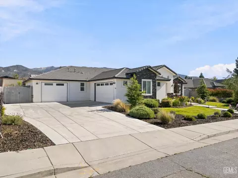 Exterior - 410 Rosehaven Ln, Tehachapi, CA 93561 photo 6 of 12