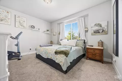 Bedroom - 410 Rosehaven Ln, Tehachapi, CA 93561 photo 4 of 10