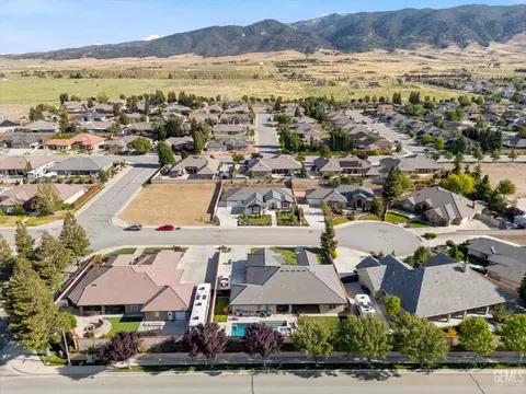 View/Area - 410 Rosehaven Ln, Tehachapi, CA 93561 photo 6 of 6