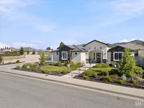 Exterior - 410 Rosehaven Ln, Tehachapi, CA 93561 photo 7 of 12