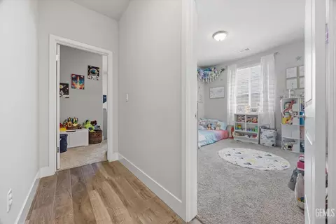 Entry Way - 410 Rosehaven Ln, Tehachapi, CA 93561 photo 11 of 15