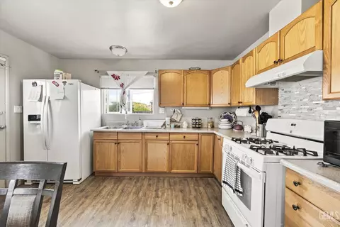Kitchen - 523 F St, Taft, CA 93268 photo 1 of 2