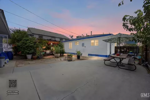 Exterior - 523 F St, Taft, CA 93268 photo 2 of 8