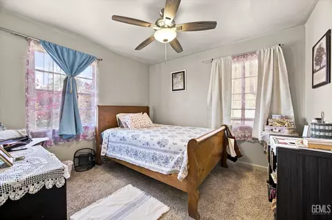 Bedroom - 523 F St, Taft, CA 93268 photo 3 of 3