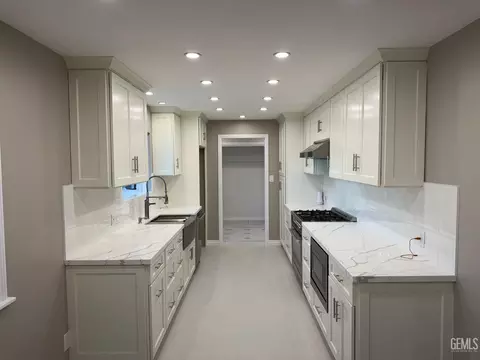 10413 Pioneer Ave, Oakdale, CA 95361