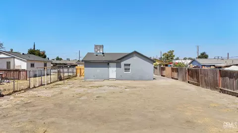 Exterior - 1509 Murdock St, Bakersfield, CA 93307 photo 2 of 2