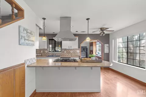 Kitchen - 18260 Alps Dr, Tehachapi, CA 93561 photo 4 of 4