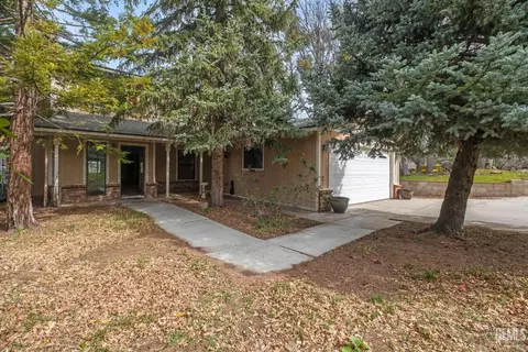 Exterior - 18260 Alps Dr, Tehachapi, CA 93561 photo 1 of 8