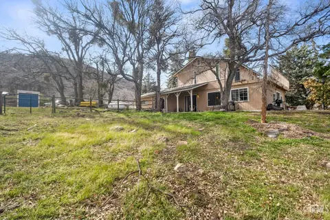 Exterior - 18260 Alps Dr, Tehachapi, CA 93561 photo 5 of 8