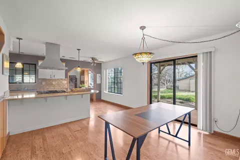 Dining - 18260 Alps Dr, Tehachapi, CA 93561 photo 1 of 1