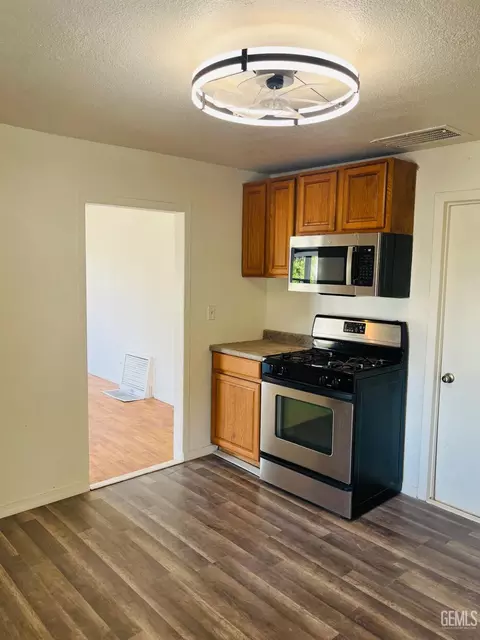 Kitchen - 301 D St, Taft, CA 93268 photo 1 of 1