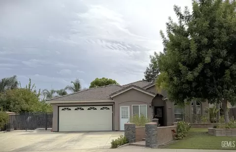 Exterior - 9705 Commodore Dr, Bakersfield, CA 93312 photo 4 of 4