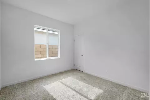 Bedroom - 1240 Acala Ct, Shafter, CA 93263 photo 3 of 4