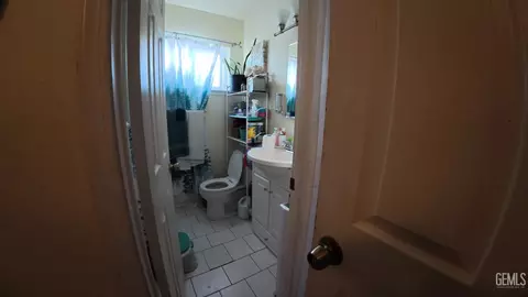 Bath - 0 401 Tejon St, Maricopa, CA 93252 photo 2 of 3