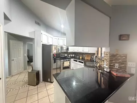 Kitchen - 746 Tamara Way, Shafter, CA 93263 photo 1 of 1