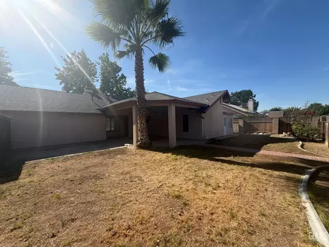 Exterior - 746 Tamara Way, Shafter, CA 93263 photo 6 of 7