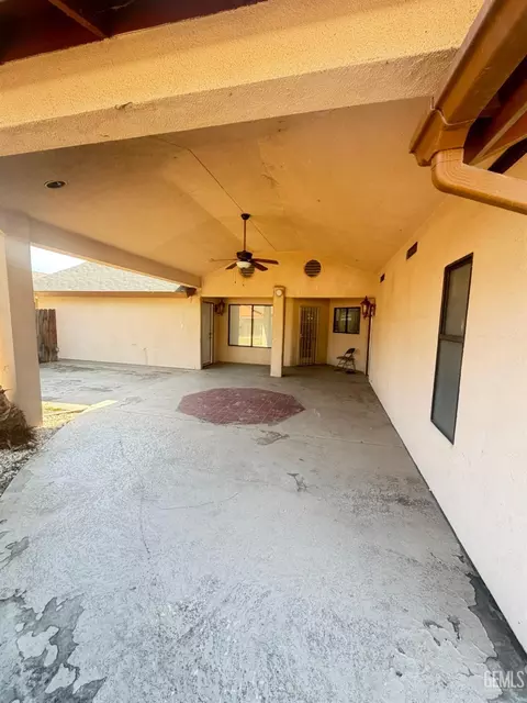 Exterior - 746 Tamara Way, Shafter, CA 93263 photo 4 of 7
