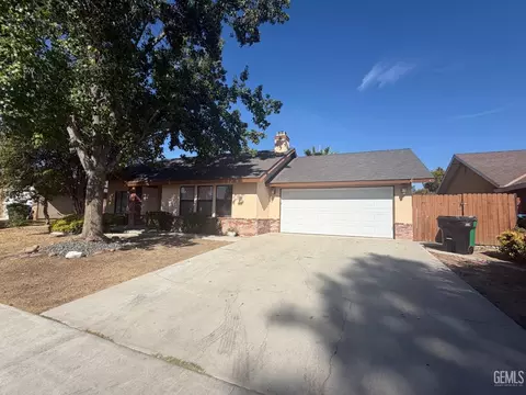 Exterior - 746 Tamara Way, Shafter, CA 93263 photo 2 of 7