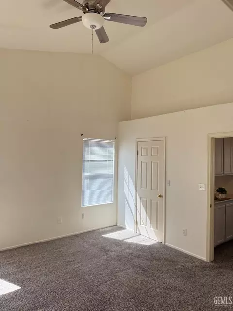 Bedroom - 1309 Scarlet Oak Dr, Tehachapi, CA 93561 photo 2 of 2