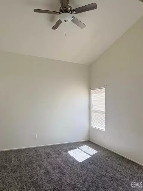 Bedroom - 1309 Scarlet Oak Dr, Tehachapi, CA 93561 photo 1 of 2