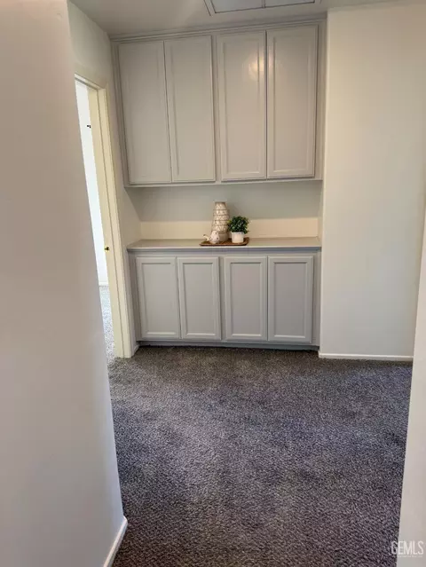 Entry Way - 1309 Scarlet Oak Dr, Tehachapi, CA 93561 photo 2 of 2