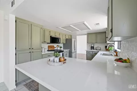 Kitchen - 1827 5th Ave, Delano, CA 93215 photo 3 of 5