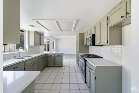 Kitchen - 1827 5th Ave, Delano, CA 93215 photo 5 of 5