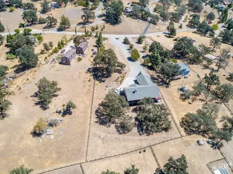 View/Area - 24181 Martingale Way, Tehachapi, CA 93561 photo 6 of 7