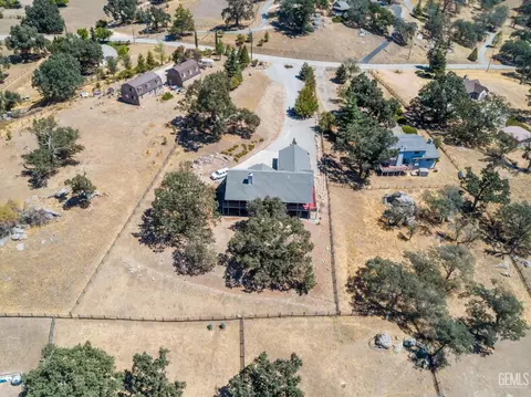 View/Area - 24181 Martingale Way, Tehachapi, CA 93561 photo 5 of 7