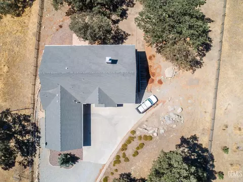 View/Area - 24181 Martingale Way, Tehachapi, CA 93561 photo 3 of 7
