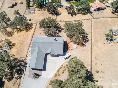 View/Area - 24181 Martingale Way, Tehachapi, CA 93561 photo 4 of 7